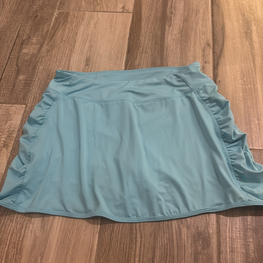 Layer 8 Performance Quick Dry Skort in Soft Blue size small